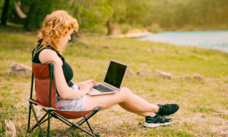 Are There Benefits of Using Plastic Folding Chairs